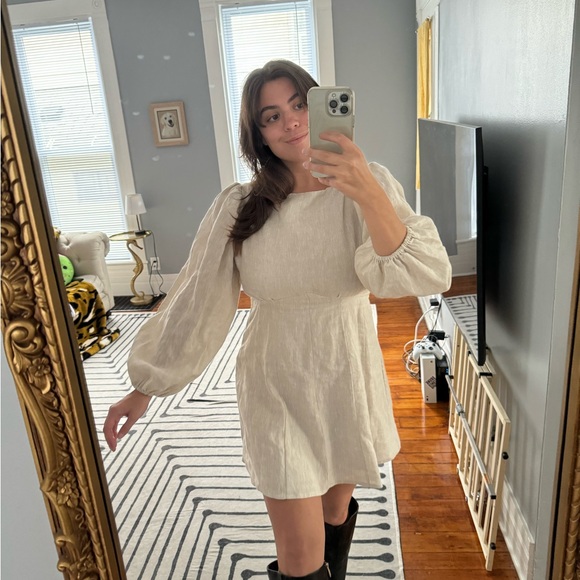 DISSH linen long sleeve open back dress - Picture 5 of 5